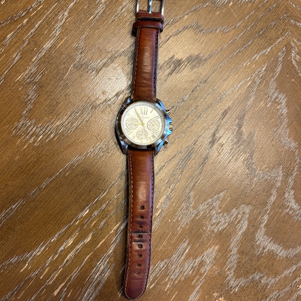 Michael Kors MK2301 Bradshaw Two-Toned Hold Silver Leather Watch